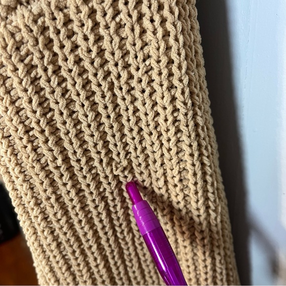 Abercrombie & Fitch Women’s Large Oversized Chunky Knit Turtleneck Sweater Beige - Picture 7 of 8